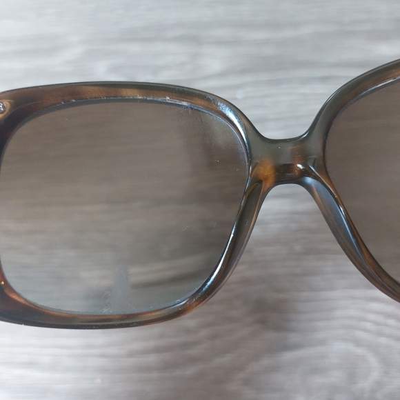 Burberry sunglasses with box and pamphlet. Brown with gold hardware - Picture 6 of 16